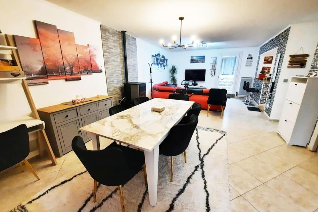 Villa Confortable Avec Jacuzzi A Chevannes Zewnętrze zdjęcie