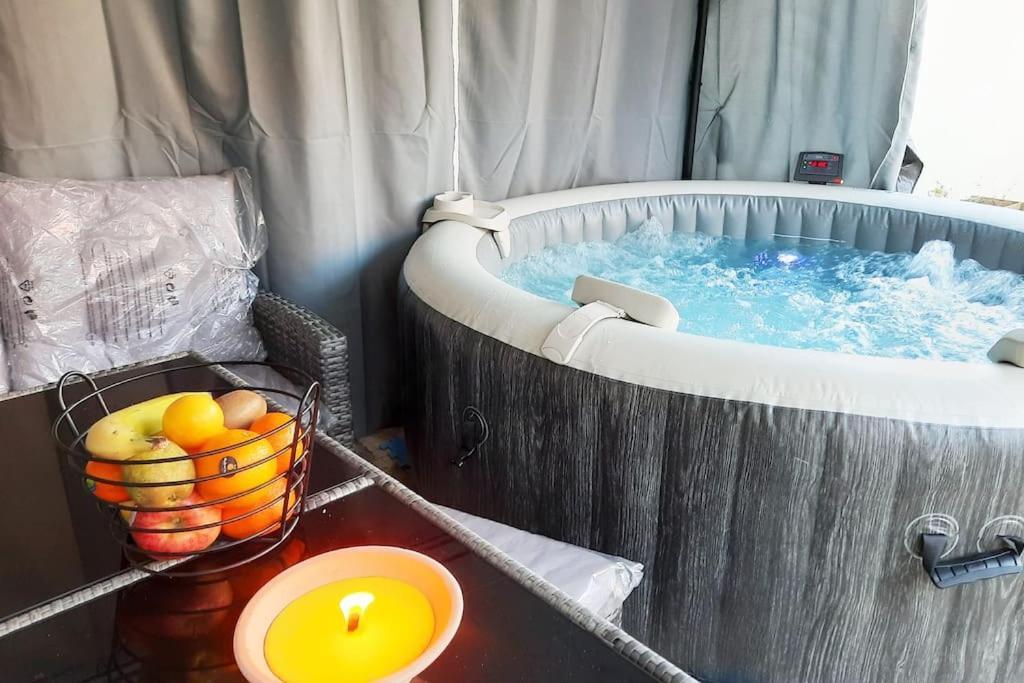 Villa Confortable Avec Jacuzzi A Chevannes Zewnętrze zdjęcie